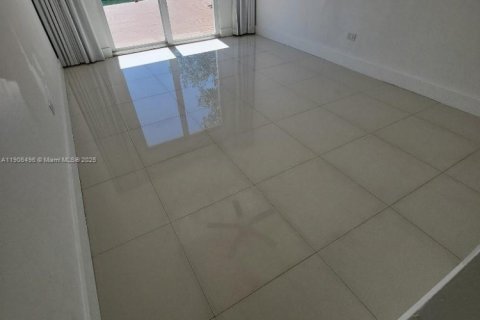 Villa ou maison à louer à Miami Beach, Floride: 3 chambres, 153.94 m2 № 1957191 - photo 28