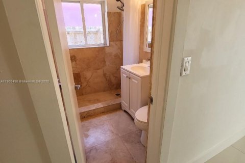 Villa ou maison à louer à Miami Beach, Floride: 3 chambres, 153.94 m2 № 1957191 - photo 16