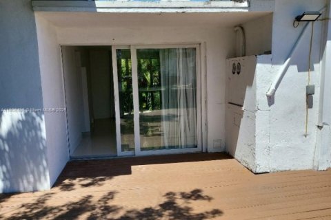 Villa ou maison à louer à Miami Beach, Floride: 3 chambres, 153.94 m2 № 1957191 - photo 2