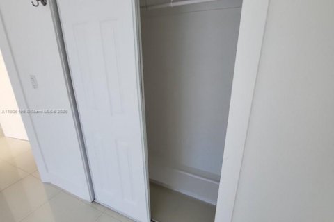 Villa ou maison à louer à Miami Beach, Floride: 3 chambres, 153.94 m2 № 1957191 - photo 23