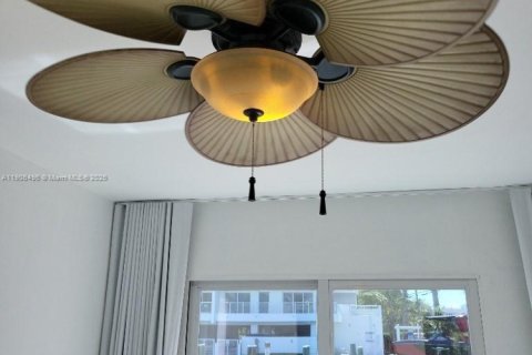 Villa ou maison à louer à Miami Beach, Floride: 3 chambres, 153.94 m2 № 1957191 - photo 29