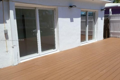 Villa ou maison à louer à Miami Beach, Floride: 3 chambres, 153.94 m2 № 1957191 - photo 3