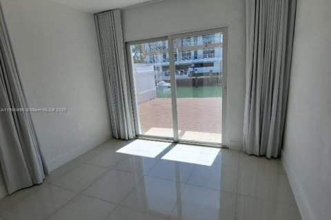 Villa ou maison à louer à Miami Beach, Floride: 3 chambres, 153.94 m2 № 1957191 - photo 30