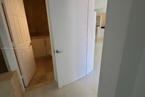 Villa ou maison à louer à Miami Beach, Floride: 3 chambres, 153.94 m2 № 1957191 - photo 18