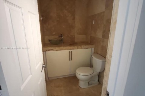 Villa ou maison à louer à Miami Beach, Floride: 3 chambres, 153.94 m2 № 1957191 - photo 11