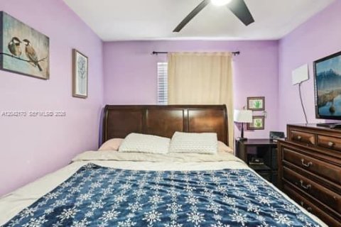 Touwnhouse à vendre à Cutler Bay, Floride: 2 chambres, 128.3 m2 № 2186370 - photo 19