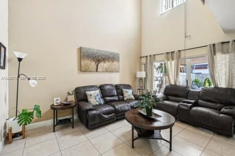 Touwnhouse à vendre à Cutler Bay, Floride: 2 chambres, 128.3 m2 № 2186370 - photo 25