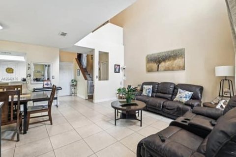 Touwnhouse à vendre à Cutler Bay, Floride: 2 chambres, 128.3 m2 № 2186370 - photo 14