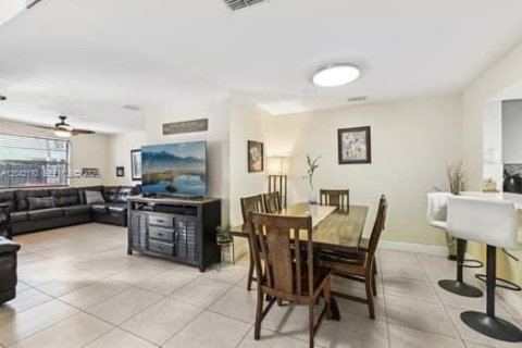 Touwnhouse à vendre à Cutler Bay, Floride: 2 chambres, 128.3 m2 № 2186370 - photo 24