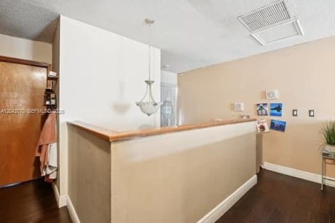 Touwnhouse à vendre à Cutler Bay, Floride: 2 chambres, 128.3 m2 № 2186370 - photo 15