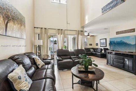Touwnhouse à vendre à Cutler Bay, Floride: 2 chambres, 128.3 m2 № 2186370 - photo 27
