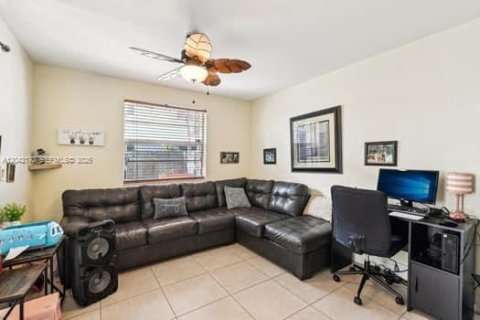 Touwnhouse à vendre à Cutler Bay, Floride: 2 chambres, 128.3 m2 № 2186370 - photo 23