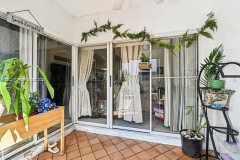 Touwnhouse à vendre à Cutler Bay, Floride: 2 chambres, 128.3 m2 № 2186370 - photo 5