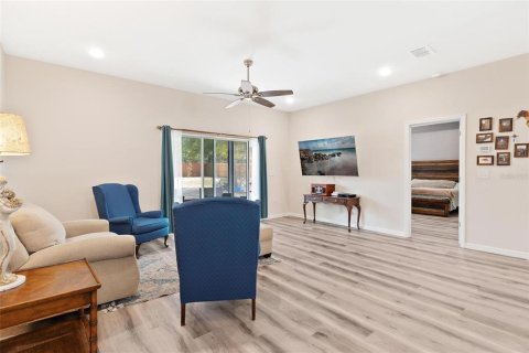 Casa en venta en Umatilla, Florida, 4 dormitorios, 153.1 m2 № 2386684 - foto 13