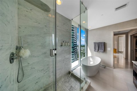 Снять в аренду кондоминиум в Майами, Флорида 3 спальни, 153.2м2, № 1968504 - фото 27