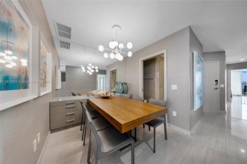 Снять в аренду кондоминиум в Майами, Флорида 3 спальни, 153.2м2, № 1968504 - фото 9