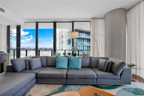 Снять в аренду кондоминиум в Майами, Флорида 3 спальни, 153.2м2, № 1968504 - фото 6