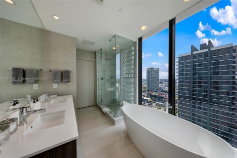 Снять в аренду кондоминиум в Майами, Флорида 3 спальни, 153.2м2, № 1968504 - фото 26