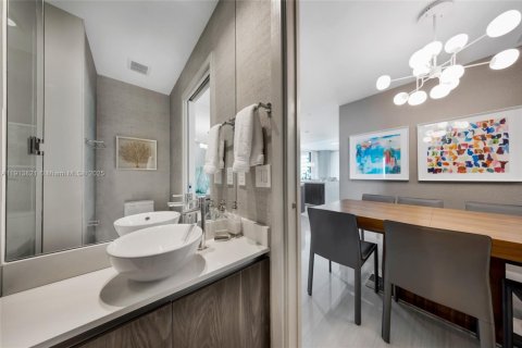 Снять в аренду кондоминиум в Майами, Флорида 3 спальни, 153.2м2, № 1968504 - фото 11