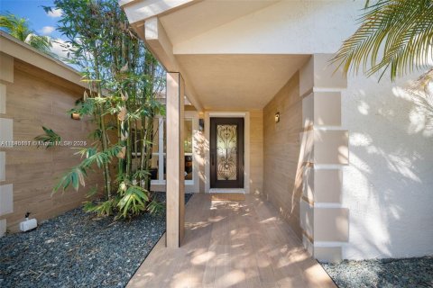 Снять в аренду виллу или дом в Саутвест-Ранчес, Флорида 4 спальни, 291.34м2, № 1958056 - фото 3