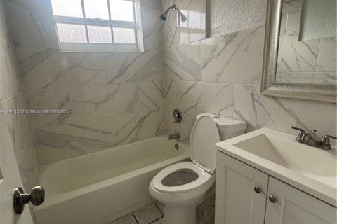 Снять в аренду виллу или дом в Халландейл-Бич, Флорида 2 спальни, 123.75м2, № 1967316 - фото 8