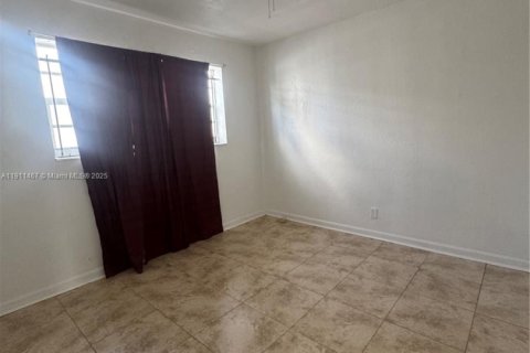 Снять в аренду виллу или дом в Халландейл-Бич, Флорида 2 спальни, 123.75м2, № 1967316 - фото 7