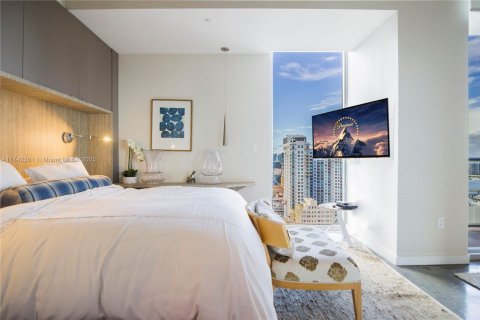 Condo in Miami, Florida, 1 bedroom  № 1937785 - photo 1