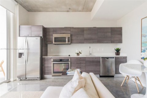 Condominio en alquiler en Miami, Florida, 1 dormitorio, 39.95 m2 № 1937785 - foto 8