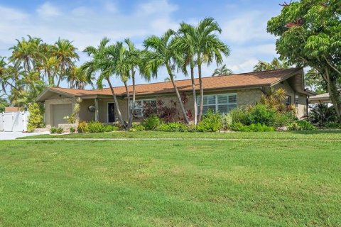 Casa en Tierra Verde, Florida 3 dormitorios, 176.51 m2 № 2151588