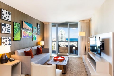 Condominio en venta en Hollywood, Florida, 1 dormitorio, 78.97 m2 № 1991289 - foto 11