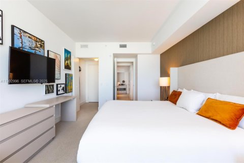 Condominio en venta en Hollywood, Florida, 1 dormitorio, 78.97 m2 № 1991289 - foto 23