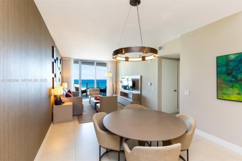 Condominio en venta en Hollywood, Florida, 1 dormitorio, 78.97 m2 № 1991289 - foto 3