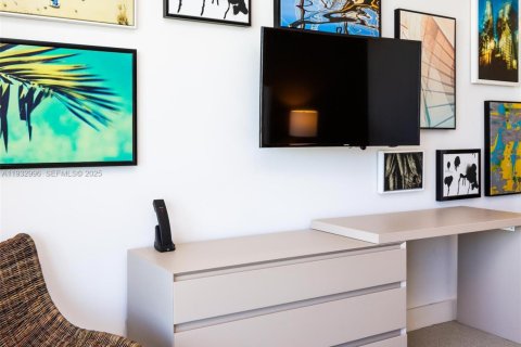 Condominio en venta en Hollywood, Florida, 1 dormitorio, 78.97 m2 № 1991289 - foto 25