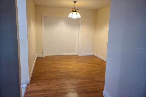 House in Winter Springs, Florida 4 bedrooms, 196.58 sq.m. № 2378994 - photo 8