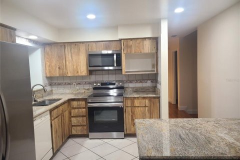 House in Winter Springs, Florida 4 bedrooms, 196.58 sq.m. № 2378994 - photo 12