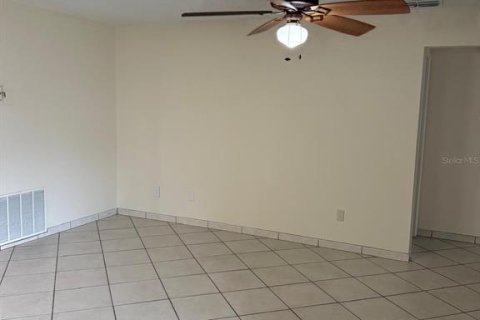 House in Winter Springs, Florida 4 bedrooms, 196.58 sq.m. № 2378994 - photo 19