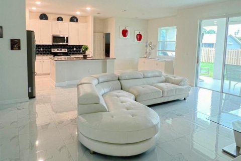 Villa ou maison à louer à Port St. Lucie, Floride: 4 chambres, 217.11 m2 № 2439260 - photo 3