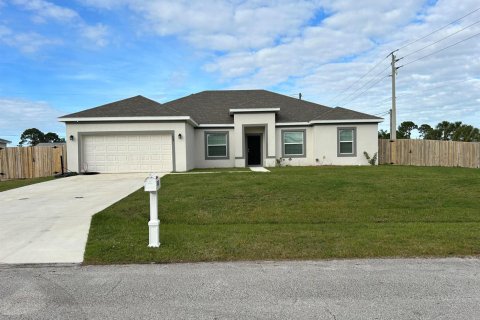 Villa ou maison à Port St. Lucie, Floride 4 chambres, 217.11 m2 № 2439260
