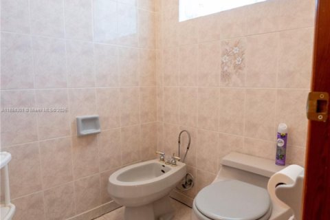 Купить виллу или дом в Майами, Флорида 4 спальни, 187.48м2, № 1939300 - фото 17