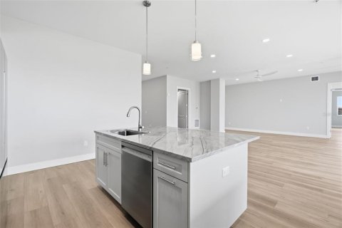 Copropriété à vendre à Madeira Beach, Floride: 3 chambres, 288.93 m2 № 2371673 - photo 13