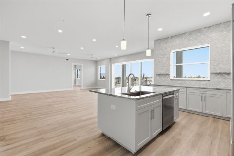 Copropriété à vendre à Madeira Beach, Floride: 3 chambres, 288.93 m2 № 2371673 - photo 10