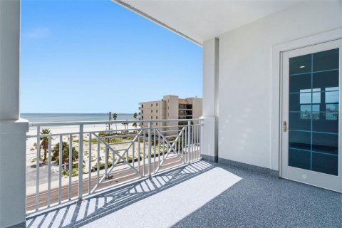 Copropriété à vendre à Madeira Beach, Floride: 3 chambres, 288.93 m2 № 2371673 - photo 27