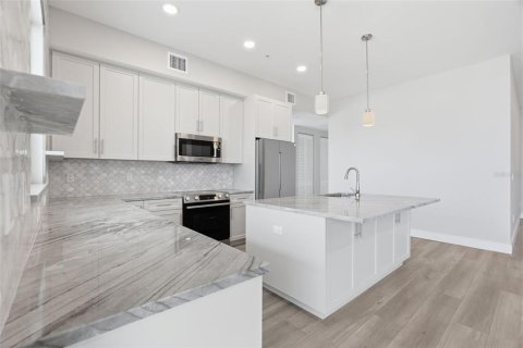 Copropriété à vendre à Madeira Beach, Floride: 3 chambres, 288.93 m2 № 2371673 - photo 12