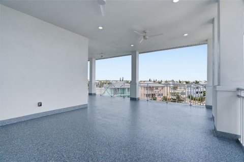 Copropriété à vendre à Madeira Beach, Floride: 3 chambres, 288.93 m2 № 2371673 - photo 19