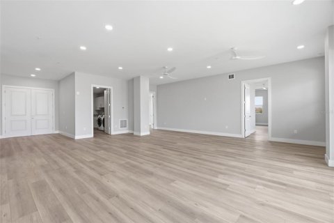 Copropriété à vendre à Madeira Beach, Floride: 3 chambres, 288.93 m2 № 2371673 - photo 22