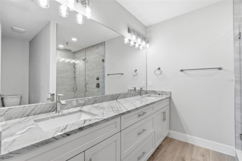 Copropriété à vendre à Madeira Beach, Floride: 3 chambres, 288.93 m2 № 2371673 - photo 30