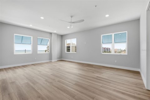 Copropriété à vendre à Madeira Beach, Floride: 3 chambres, 288.93 m2 № 2371673 - photo 28