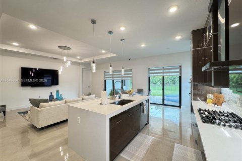 Villa ou maison à vendre à Westlake, Floride: 3 chambres, 213.68 m2 № 2181200 - photo 4
