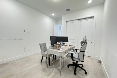 Villa ou maison à vendre à Westlake, Floride: 3 chambres, 213.68 m2 № 2181200 - photo 18