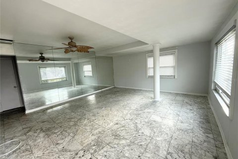 Casa en venta en Tampa, Florida, 2 dormitorios, 93.65 m2 № 1637096 - foto 4